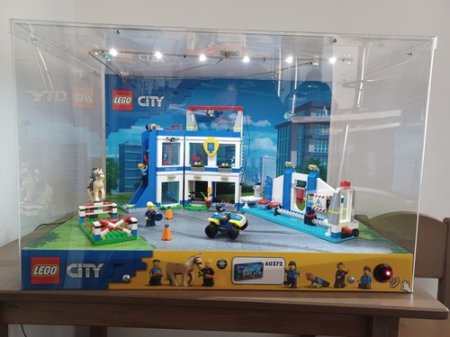 Vitrine légo cité réf 60372