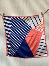 Foulard carré de soie