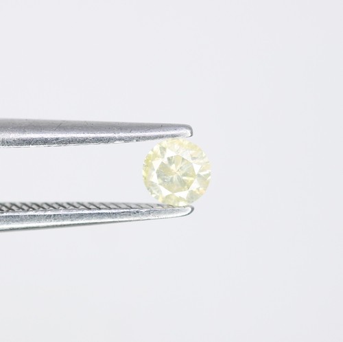 Diamant fantaisie jaune clair