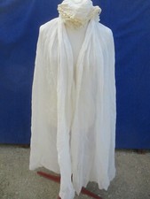 Ancien voile de communiante ou de mariée avec bonnet  N°10  état moyen coupé