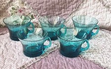 5 ANCIENNES TASSES EN VERRE
