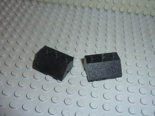 Lego black slope brick ref - 2x,