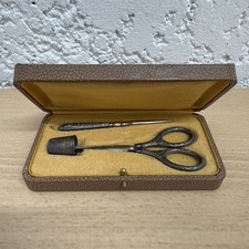 Nécessaire De Couture Ancien Dans Sa Boîte