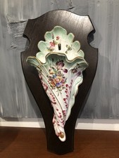 CORNET EN FAÏENCE DE GIEN