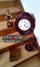 lot déco bois 5 éléments  plumier-beau personnage-montre-coffret-porte bougie