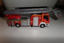 CAMION DE POMPIERS BURAGO IVECO MAGIRUS 150E28 ECH 1/50