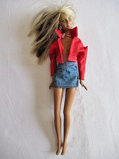 BARBIE en BLOUSON BAYWATCH et