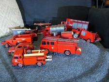 lot de 10 Voitures de Pompiers miniature camion jouet ancien marque Solido .