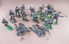 AIRFIX 1/32 WWII German Infantry lot de 17 allemands peints.