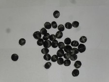 30 perles en laine cardée noire irisées de blanc (diamètre:15mm environ)