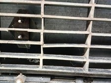 7704002228 grille gauche capot pour RENAULT R-4 TL 1.14 1986 5419353