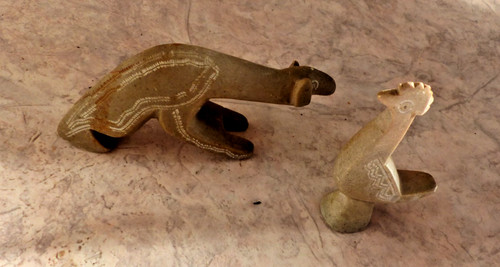 Figurines animaux sculptés