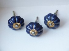 1 Poignée de meuble (commode)