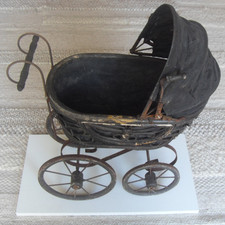 Ancien jouet landeau noir 1900c XIXe siècle / début XXe bois et métal