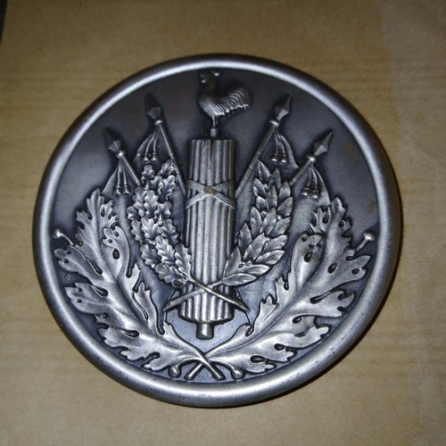 Médaille table coq porte