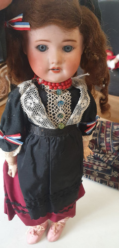 Très belle poupée ancienne