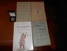 MILITARIA  LOT  DE  4 LIVRES+