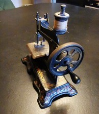 Machine A Coudre Miniature