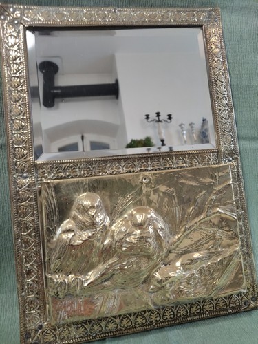 Porte lettres cuivre repoussé