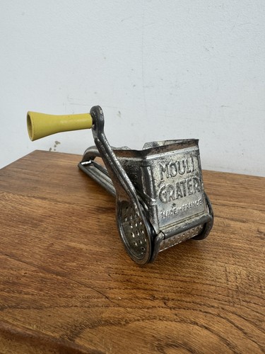 Ancienne râpe fromage - ancienne,