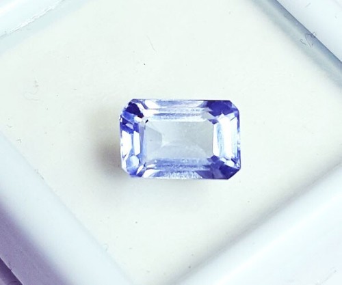 Saphir bleu naturel - 1.90, ct