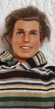 BARBIE - KEN EN HABITS Mattel  China  1990/1968
