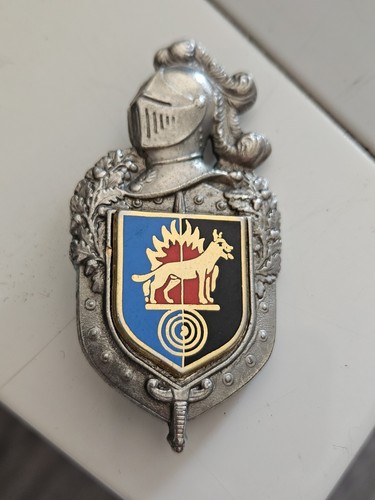Insigne pucelle chenil central - chenil,