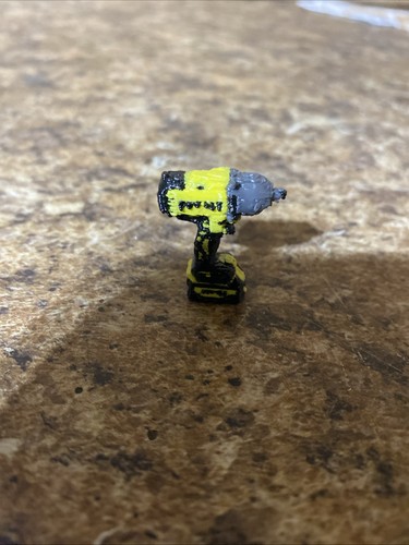 Scale dewalt impact - 1/18,