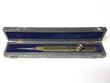 Ancien Compas de réduction en