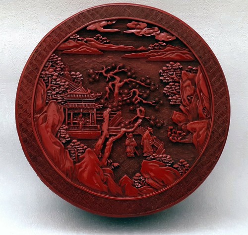 Chinese red lacquered jewelry