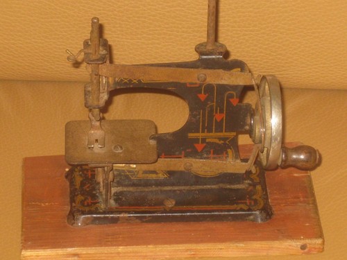 Ancienne machine coudre - ancienne, à