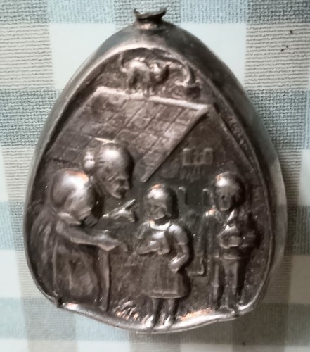 Ancien hochet argent début - en,