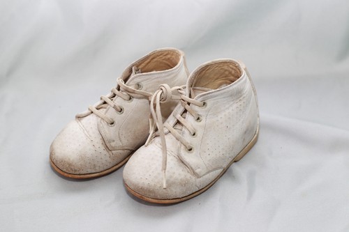 Paire chaussures en - bb, cuir