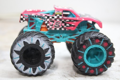 Hot wheels monster - hot,