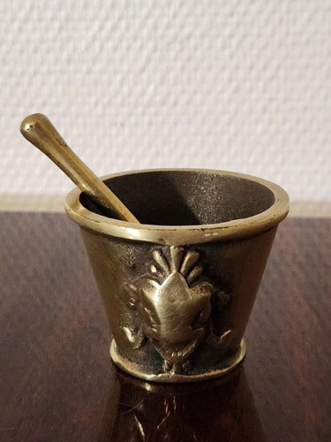 Petit mortier pilon ancien - petit,