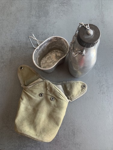 Gourde militaire ancienne - ,