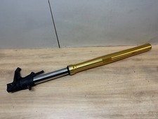 UN TUBE DE FOURCHE BATON