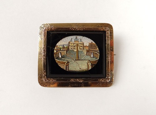 Broche micro mosaïque place