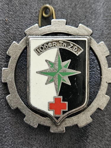 Insigne pucelle militaire - insigne,