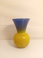 petit vase en verre peint bicolore bleu et jaune