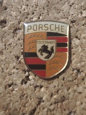 Pin's Porsche Stuttbart