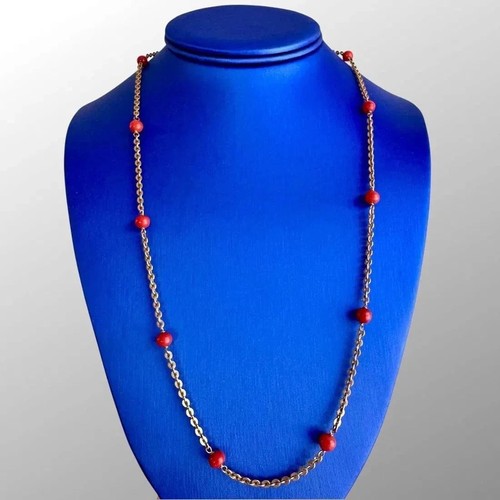 Collier station perles corail