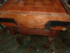  PETIT MEUBLE. BILLOT DE BOUCHER EN BOIS. BON ETAT. DESSUS REFAIT 