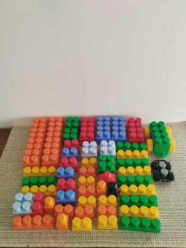 Lot briques construction - 50,