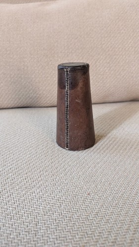 Gobelet dés cuir - cuir, cousu