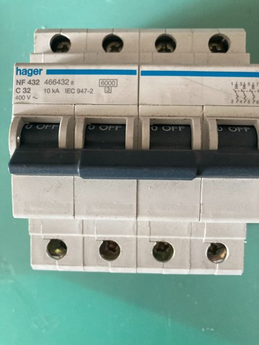 Hager disjoncteur c32 400v - disjoncteur,
