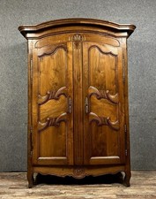 Armoire Louis XV Charolaise en noyer massif d'époque XVIII siècle