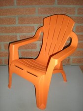 Chaise fauteuil pour enfant en plastique orange déco