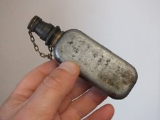 + ancienne petite burette à huile militaire avec bouchon et chainette +