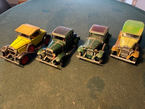 Miniatures metal made - ,
